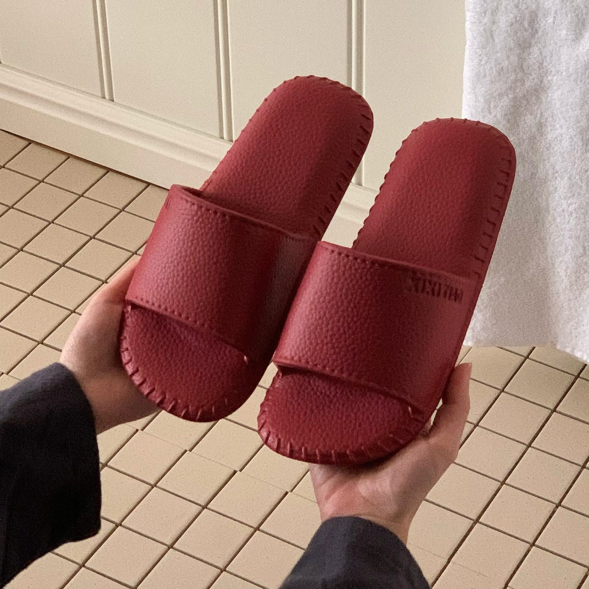 Lightweight Soft-soled Comfortable EVA Sandals For Men And Women